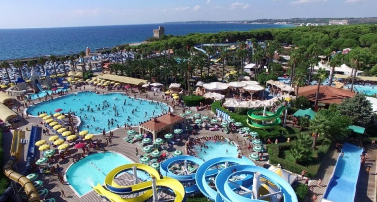 Attico Margherita - La Terrazza Sul Mare Gallipoli Bagian luar foto