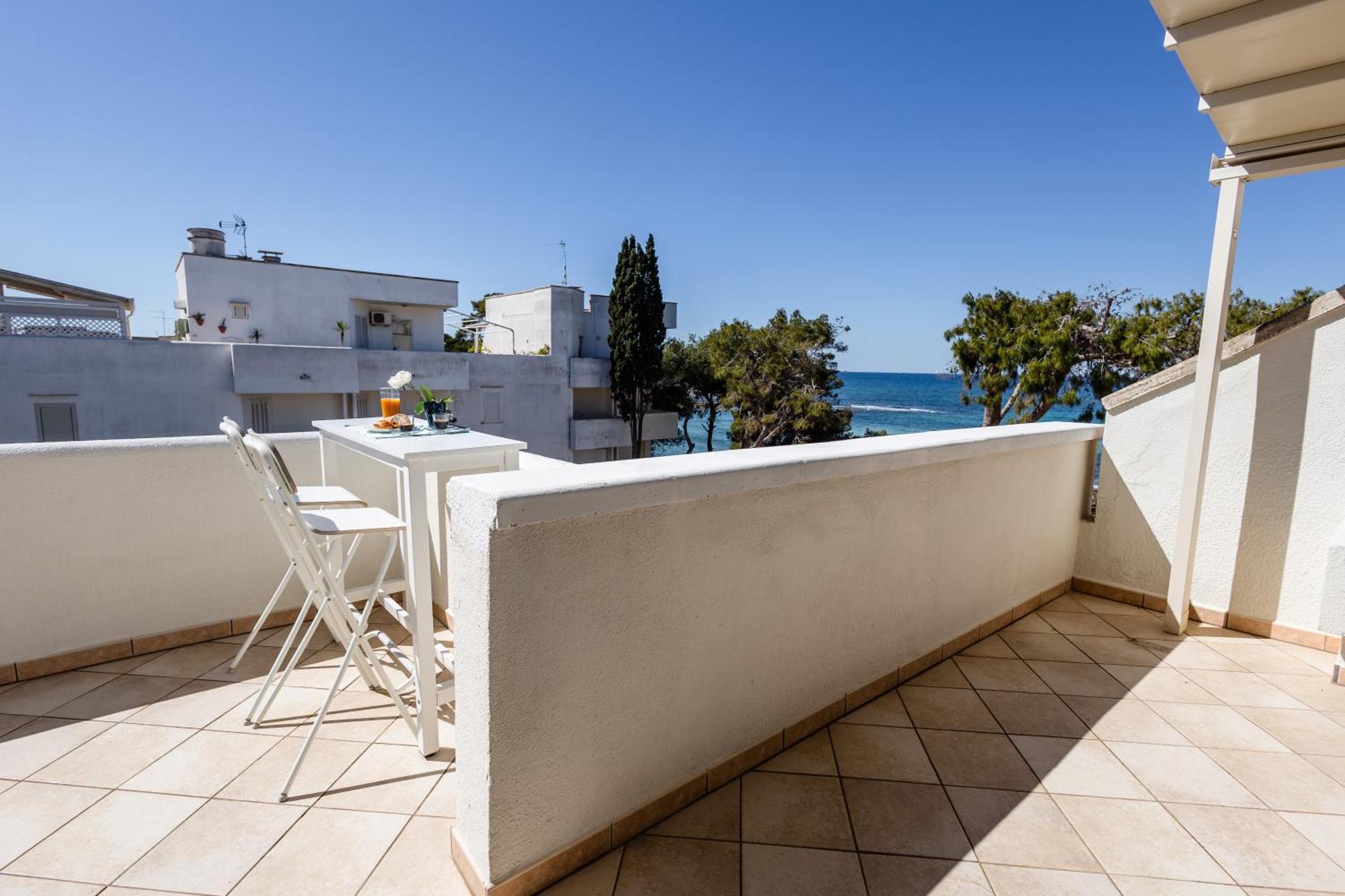 Attico Margherita - La Terrazza Sul Mare Gallipoli Bagian luar foto
